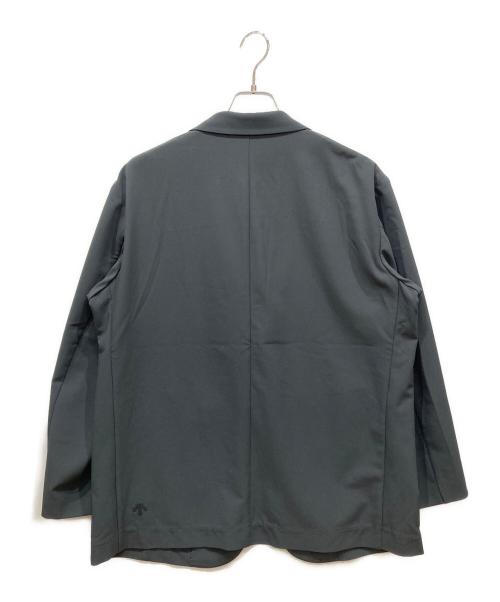DESCENTE ALLTERRAIN（デザイント オルテライン）DESCENTE ALLTERRAIN (デザイント オルテライン) テックテーラードジャケット　	TECH TAILORED JACKET グレー サイズ:SIZE Lの古着・服飾アイテム