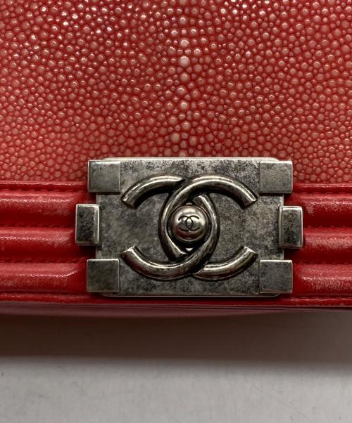 CHANEL（シャネル）CHANEL (シャネル) チェーンショルダーバッグ　ボーイシャネル レッドの古着・服飾アイテム