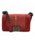 CHANEL（シャネル）の古着「チェーンショルダーバッグ　ボーイシャネル」｜レッド