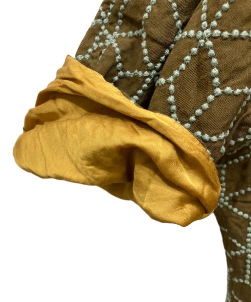 mina perhonen（ミナ ペルホネン）mina perhonen (ミナ ペルホネン) 総柄ブラウス ブラウン サイズ:SIZE 38の古着・服飾アイテム