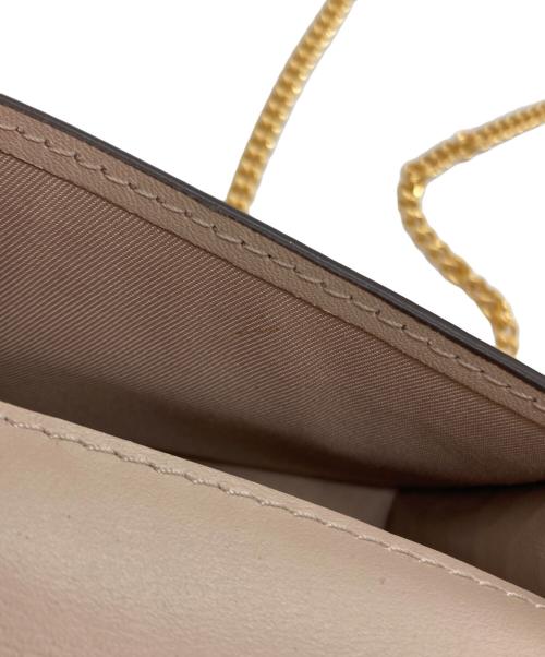 TORY BURCH（トリーバーチ）TORY BURCH (トリーバーチ) WALKER EMBOSSED NANO CHAIN WALLET ベージュの古着・服飾アイテム