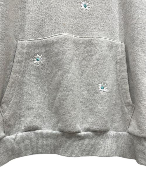 KEBOZ（ケボズ）KEBOZ (ケボズ) NICK GEAR (ニックギア) 刺繍プルオーバーパーカー グレー サイズ:SIZE Lの古着・服飾アイテム