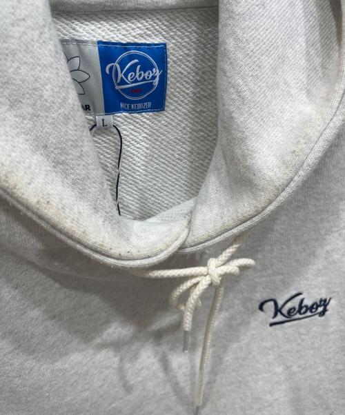 KEBOZ（ケボズ）KEBOZ (ケボズ) NICK GEAR (ニックギア) 刺繍プルオーバーパーカー グレー サイズ:SIZE Lの古着・服飾アイテム