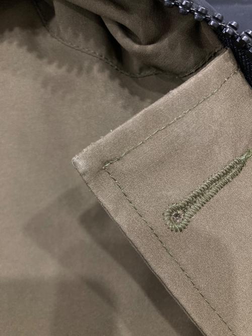 CANADA GOOSE（カナダグース）CANADA GOOSE (カナダグース) LABRADOR BOMBER　ラブラドール ボンバー オリーブ サイズ:SIZE XSの古着・服飾アイテム