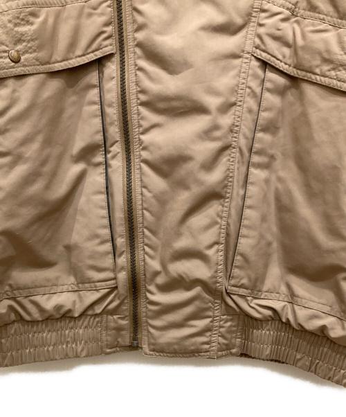 MONCLER（モンクレール）MONCLER (モンクレール) ダウンジャケット ベージュ サイズ:SIZE 胸囲102 身長180の古着・服飾アイテム