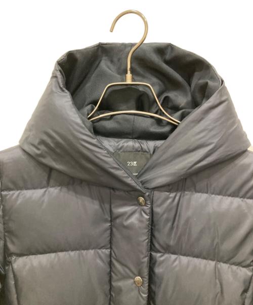 23区（ニジュウサンク）23区 (ニジュウサンク) シレータフタフーデッドダウンコート ネイビー サイズ:SIZE 34の古着・服飾アイテム