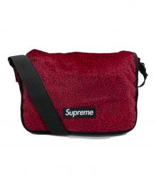 SUPREME（シュプリーム）の古着「Velvet Small Messenger Bag」｜レッド