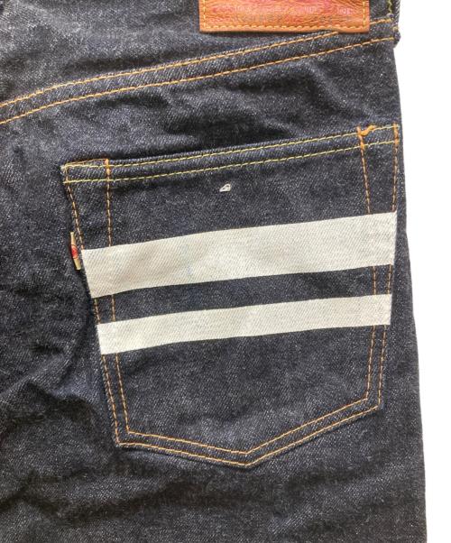 MOMOTARO JEANS（桃太郎ジーンズ）MOMOTARO JEANS (桃太郎ジーンズ) 出陣スリムストレート インディゴ サイズ:SIZE 81cm (W32)の古着・服飾アイテム