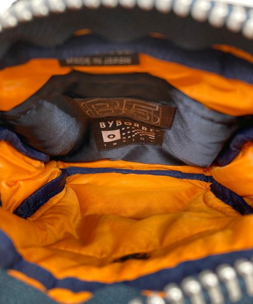 PORTER（ポーター）PORTER (ポーター) BYBORRE (バイボレ) VERTICAL SHOULDER BAG ネイビー×オレンジの古着・服飾アイテム
