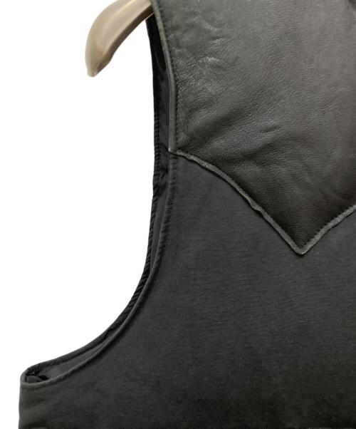 Rocky Mountain FeatherBed（ロッキーマウンテンフェザーベッド）Rocky Mountain Featherbed (ロッキーマウンテンフェザーベッド) レザー切替ダウンベスト ブラック サイズ:SIZE 38の古着・服飾アイテム