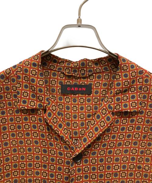 CABAN（キャバン）CABaN (キャバン) レーヨンクレープ タイルプリントオープンカラーシャツ ブラウン サイズ:SIZE Mの古着・服飾アイテム