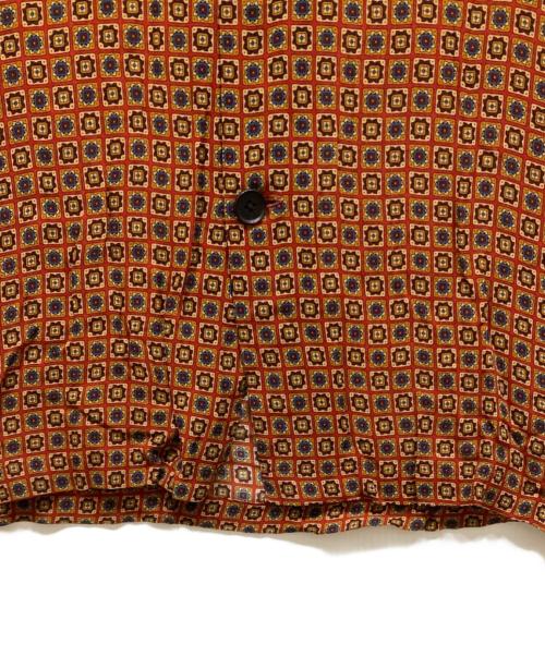 CABAN（キャバン）CABaN (キャバン) レーヨンクレープ タイルプリントオープンカラーシャツ ブラウン サイズ:SIZE Mの古着・服飾アイテム