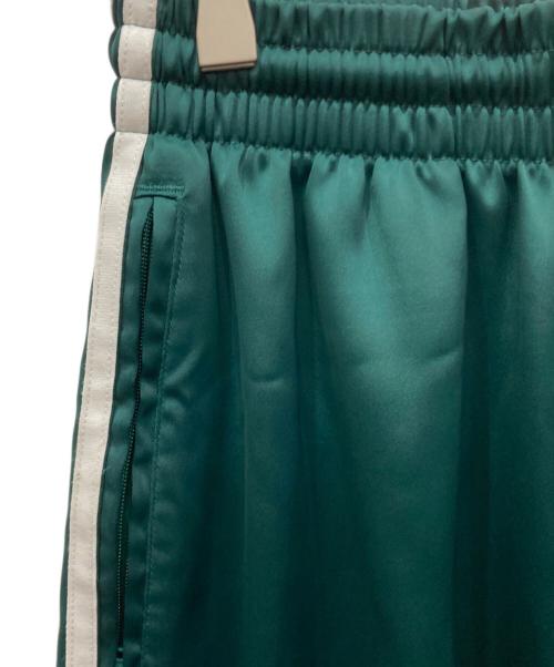adidas（アディダス）adidas (アディダス) サテンワイドレッグトラックパンツ グリーン サイズ:SIZE Sの古着・服飾アイテム