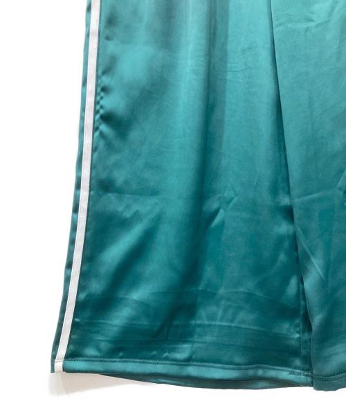 adidas（アディダス）adidas (アディダス) サテンワイドレッグトラックパンツ グリーン サイズ:SIZE Sの古着・服飾アイテム