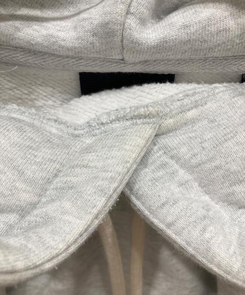 KITH（キス）KITH (キス) スモールロゴプルオーバーパーカー グレー サイズ:SIZE Sの古着・服飾アイテム