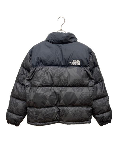 THE NORTH FACE（ザ ノース フェイス）THE NORTH FACE (ザ ノース フェイス) PRINTED 1996 RETRO NUPTSE JACKET グレー×ブラック サイズ:SIZE Sの古着・服飾アイテム