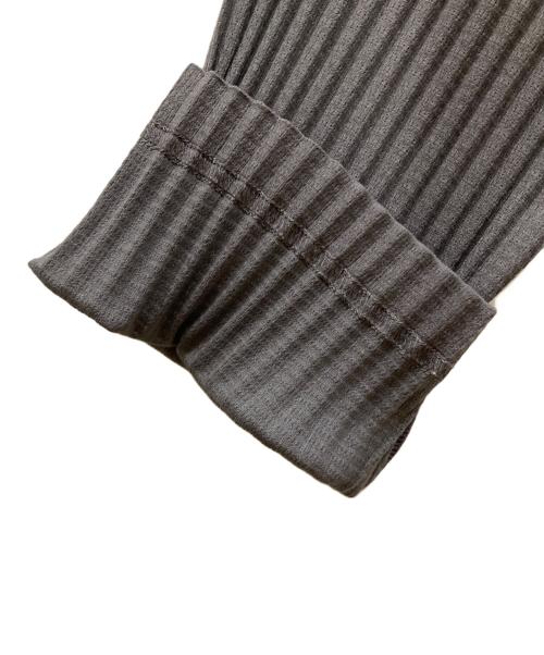 HOMME PLISSE ISSEY MIYAKE（オム プリッセ イッセイ ミヤケ）HOMME PLISSE ISSEY MIYAKE (オム プリッセ イッセイ ミヤケ) カラープリーツカーディガン グレー サイズ:SIZE 2の古着・服飾アイテム