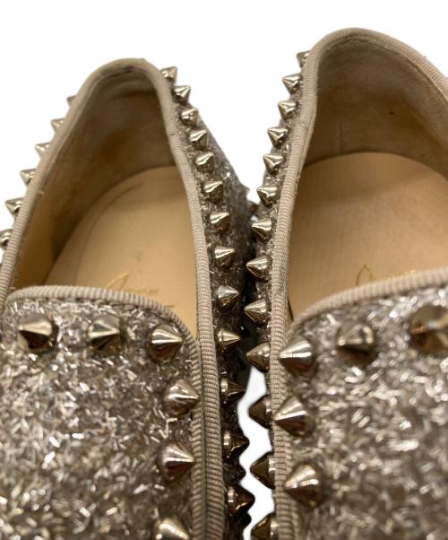 Christian Louboutin（クリスチャン・ルブタン）Christian Louboutin (クリスチャン・ルブタン) スタッズスリッポン グレー サイズ:SIZE 37の古着・服飾アイテム