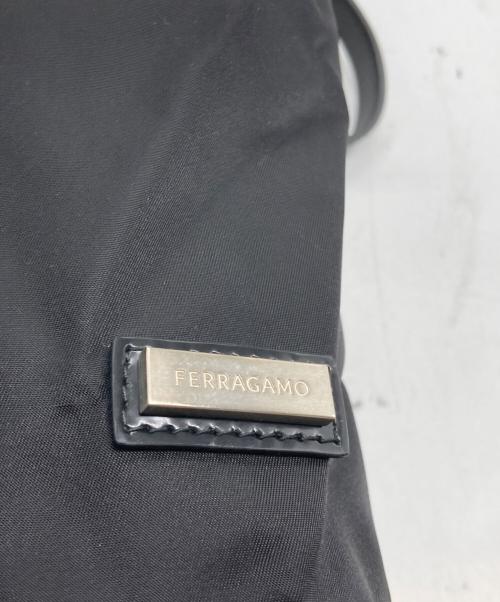 Ferragamo（フェラガモ）Ferragamo (フェラガモ) ナイロンベルトバッグ ブラックの古着・服飾アイテム