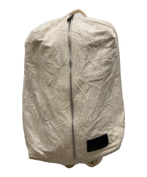 EMPORIO ARMANI（エンポリオ アルマーニ）EMPORIO ARMANI (エンポリオ アルマーニ) トライバルバックパック アイボリーの古着・服飾アイテム