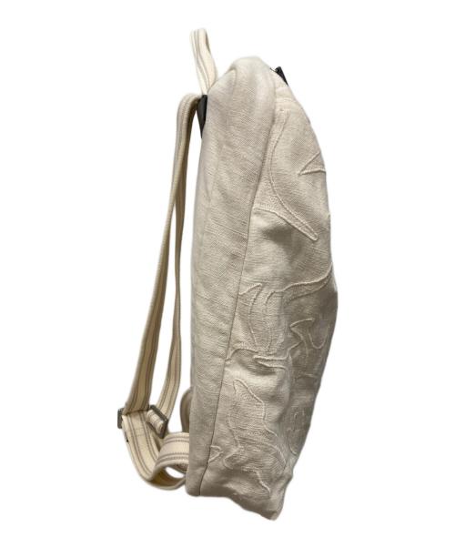 EMPORIO ARMANI（エンポリオ アルマーニ）EMPORIO ARMANI (エンポリオ アルマーニ) トライバルバックパック アイボリーの古着・服飾アイテム