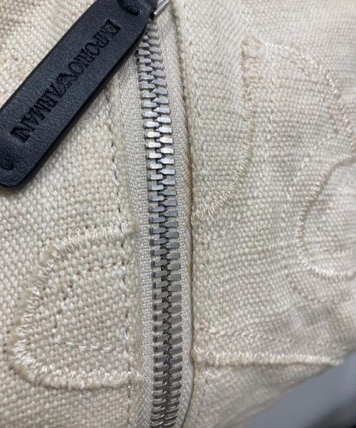 EMPORIO ARMANI（エンポリオ アルマーニ）EMPORIO ARMANI (エンポリオ アルマーニ) トライバルバックパック アイボリーの古着・服飾アイテム