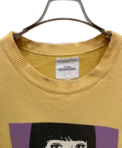 moussy（マウジー）moussy (マウジー) SOPH. F.C.R.B by KYNE クルーネックスウェット イエロー サイズ:FREEの古着・服飾アイテム