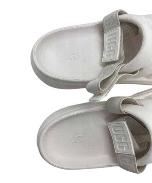 UGG（アグ）UGG (アグ) サンダル ホワイト サイズ:SIZE 5の古着・服飾アイテム