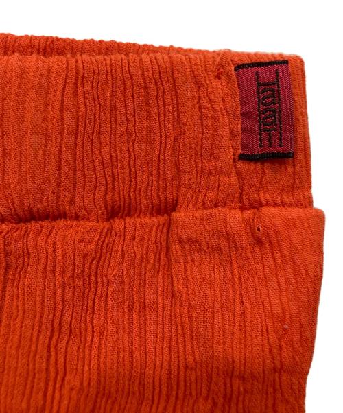 ISSEY MIYAKE（イッセイミヤケ）ISSEY MIYAKE (イッセイミヤケ) 縮絨 プリーツパンツ オレンジ サイズ:2の古着・服飾アイテム