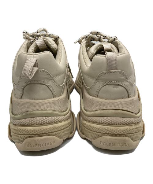 BALENCIAGA（バレンシアガ）BALENCIAGA (バレンシアガ) TRIPLE S ベージュ サイズ:SIZE 27.5cmの古着・服飾アイテム