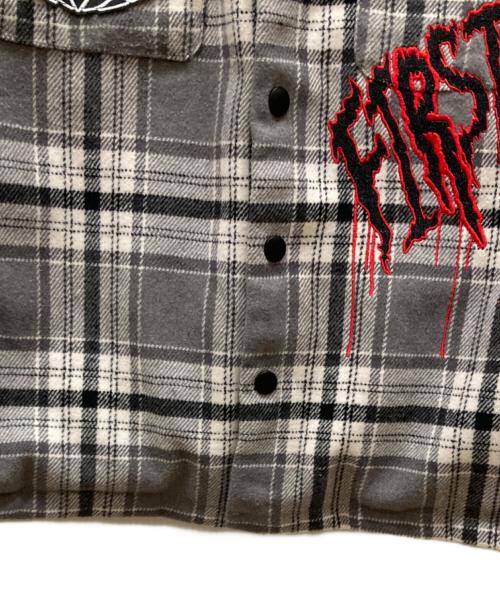 FIRST ROW（ファーストロウ）first row (ファーストロウ) BEWARE OF STRUCTURAL ERROR HOOD SHACKET グレー×ブラック サイズ:SIZE Sの古着・服飾アイテム