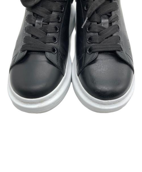 ALEXANDER McQUEEN（アレキサンダーマックイーン）ALEXANDER McQUEEN (アレキサンダーマックイーン) オーバーサイズドスニーカー ブラック サイズ:SIZE 42 1/2の古着・服飾アイテム