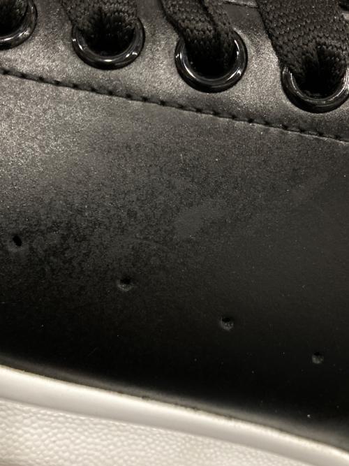 ALEXANDER McQUEEN（アレキサンダーマックイーン）ALEXANDER McQUEEN (アレキサンダーマックイーン) オーバーサイズドスニーカー ブラック サイズ:SIZE 42 1/2の古着・服飾アイテム