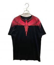 MARCELO BURLON（マルセロバーロン）の古着「ネックウイングプリントTシャツ」｜ブラック×レッド