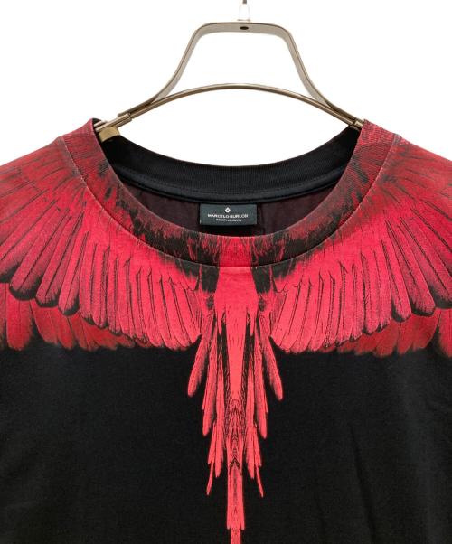 MARCELO BURLON（マルセロバーロン）MARCELO BURLON (マルセロバーロン) ネックウイングプリントTシャツ ブラック×レッド サイズ:SIZE Sの古着・服飾アイテム