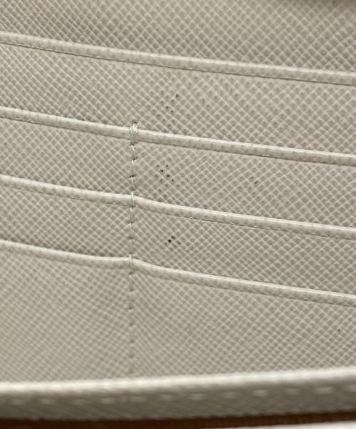 PRADA（プラダ）PRADA (プラダ) サフィアーノレザーウォレット アイボリーの古着・服飾アイテム