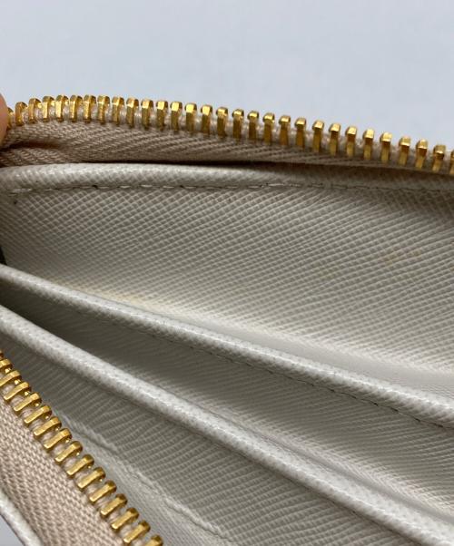 PRADA（プラダ）PRADA (プラダ) サフィアーノレザーウォレット アイボリーの古着・服飾アイテム
