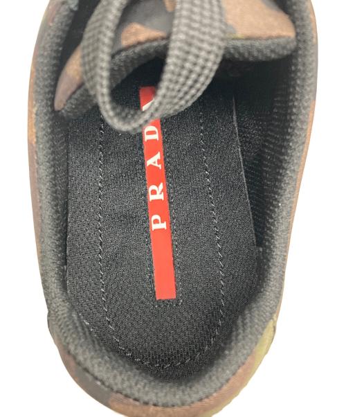 PRADA（プラダ）PRADA (プラダ) カモフラ柄ローカットスニーカー カーキ×ブラック サイズ:36の古着・服飾アイテム