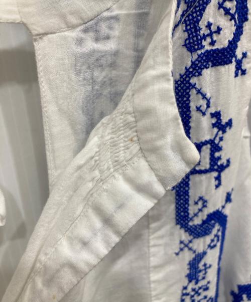 sara mallika（サラマリカ）sara mallika (サラマリカ) Cotton Embroidery Backopen Dress ホワイト×ブルー サイズ:SIZE Sの古着・服飾アイテム