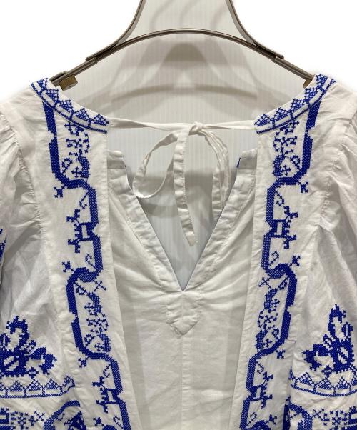 sara mallika（サラマリカ）sara mallika (サラマリカ) Cotton Embroidery Backopen Dress ホワイト×ブルー サイズ:SIZE Sの古着・服飾アイテム