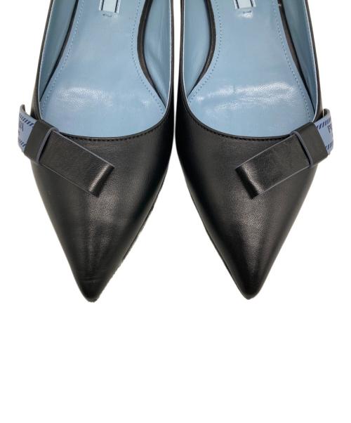 PRADA（プラダ）PRADA (プラダ) ロゴ リボン ポインテッドトゥフラットパンプス ブラック サイズ:SIZE 38の古着・服飾アイテム