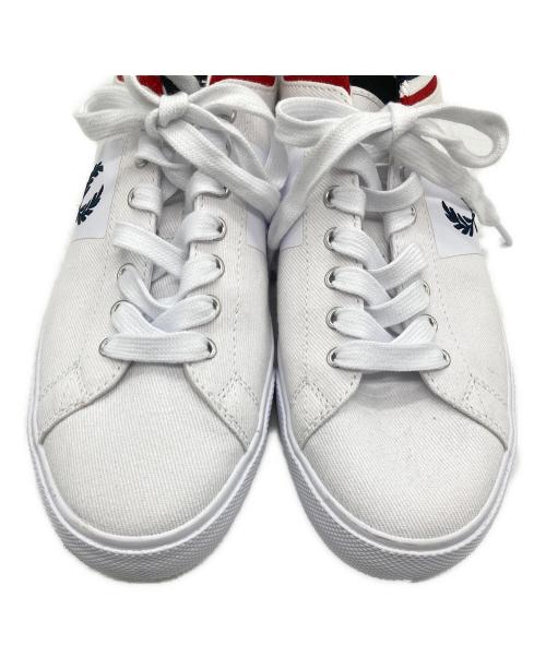 FRED PERRY（フレッドペリー）FRED PERRY (フレッドペリー) ローカットスニーカー ホワイト サイズ:UK8の古着・服飾アイテム