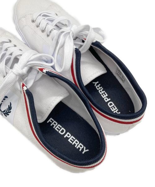 FRED PERRY（フレッドペリー）FRED PERRY (フレッドペリー) ローカットスニーカー ホワイト サイズ:UK8の古着・服飾アイテム