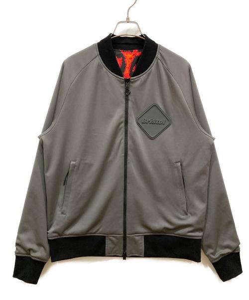 F.C.R.B.（エフシーレアルブリストル）F.C.R.B. (エフシーレアルブリストル) REVERSIBLE PDK JACKET グレー×レッド サイズ:SIZE Lの古着・服飾アイテム
