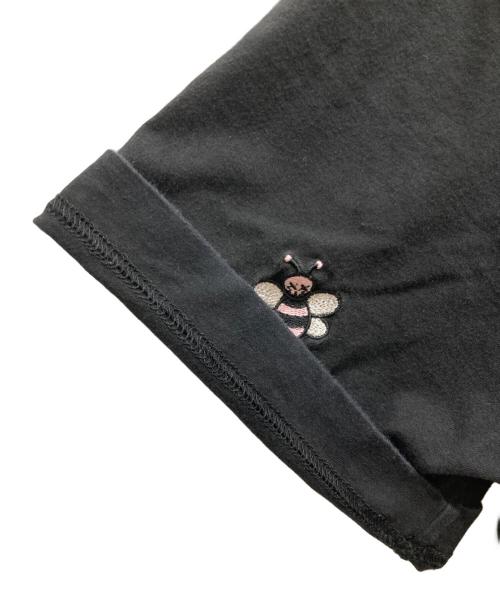 DIOR HOMME（ディオール オム）Dior Homme (ディオール オム) KAWS (カウズ) 総柄Bee刺繍入りTシャツ ブラック サイズ:SIZE Sの古着・服飾アイテム