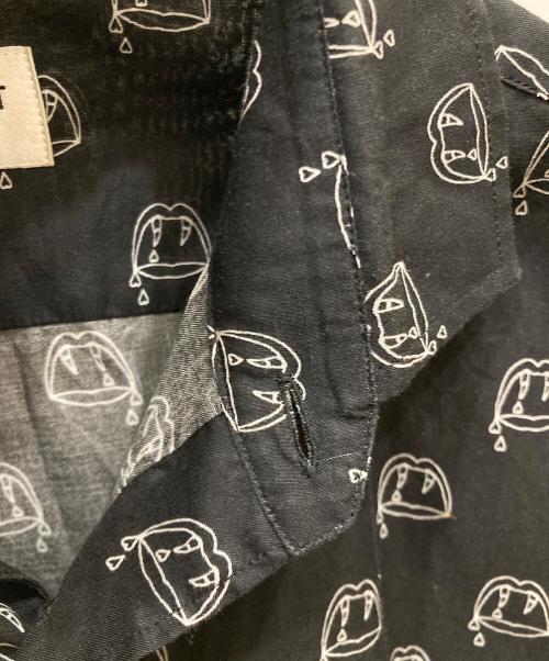 Saint Laurent Paris（サンローランパリ）Saint Laurent Paris (サンローランパリ) スモーキングリップ プリント半袖Tシャツ ブラック サイズ:SIZE Sの古着・服飾アイテム