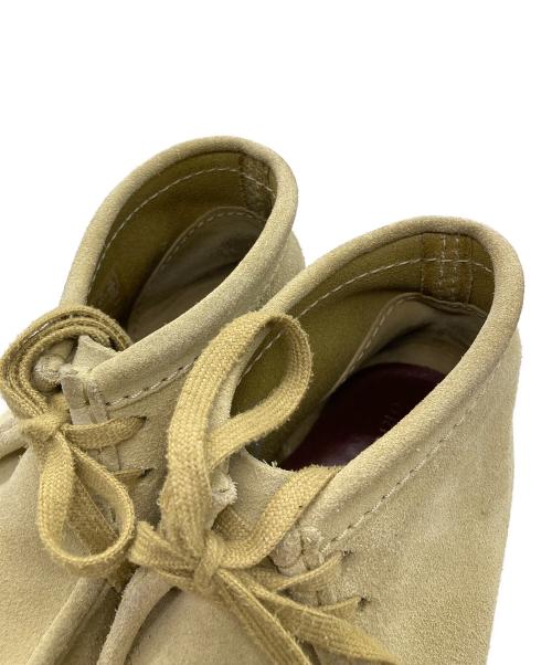 CLARKS（クラークス）CLARKS (クラークス) ワラビー ベージュ サイズ:SIZE 26cmの古着・服飾アイテム