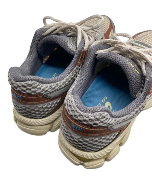 asics（アシックス）asics (アシックス) emmi (エミ) GEL-CUMULUS 16 ブラウン×グレー サイズ:23.5cmの古着・服飾アイテム