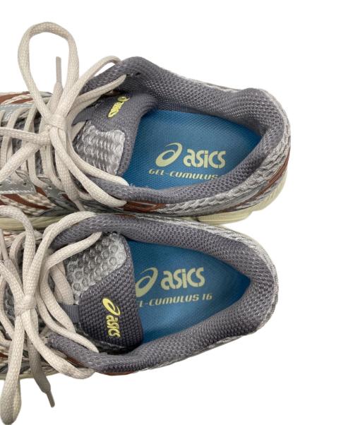 asics（アシックス）asics (アシックス) emmi (エミ) GEL-CUMULUS 16 ブラウン×グレー サイズ:23.5cmの古着・服飾アイテム