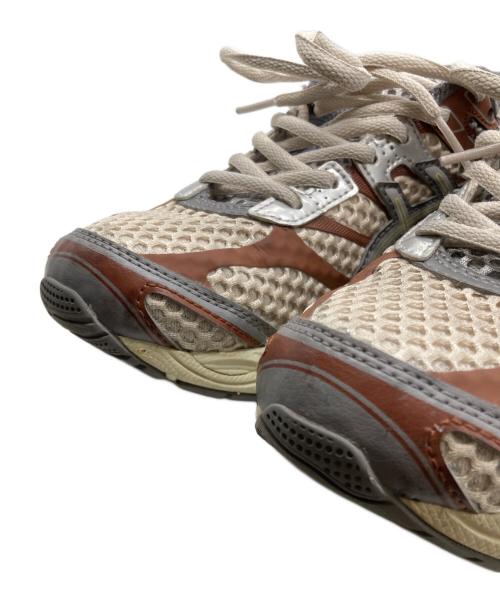 asics（アシックス）asics (アシックス) emmi (エミ) GEL-CUMULUS 16 ブラウン×グレー サイズ:23.5cmの古着・服飾アイテム